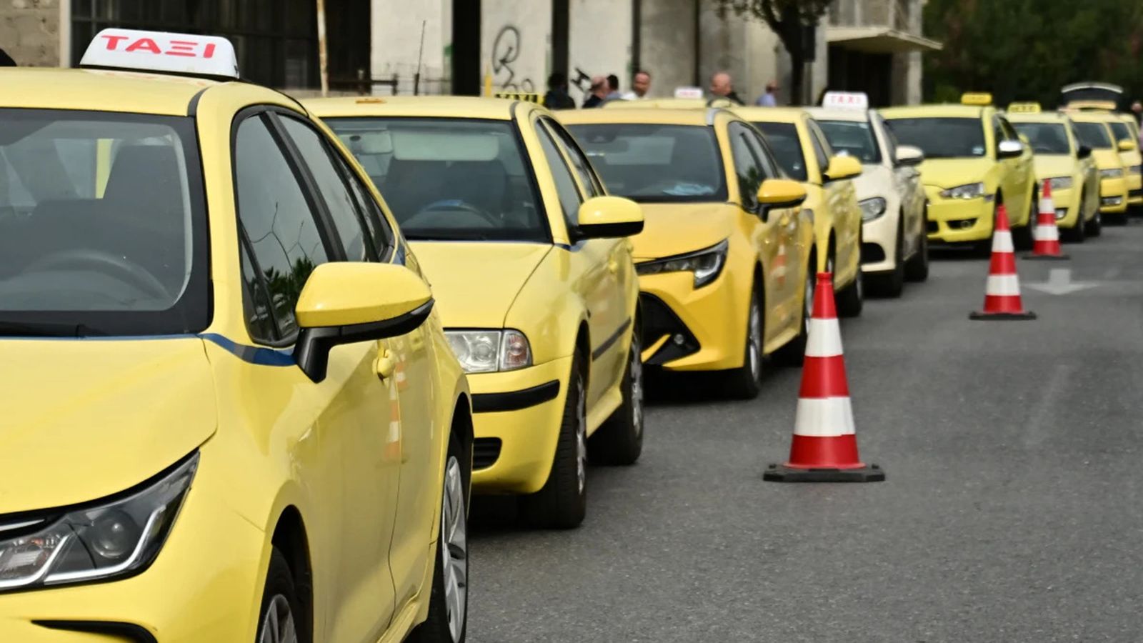 ΠΟΕΙΑΤΑ: Τα φορολογικά αιτήματα των ταξί στο ΥΠΟΙΚ